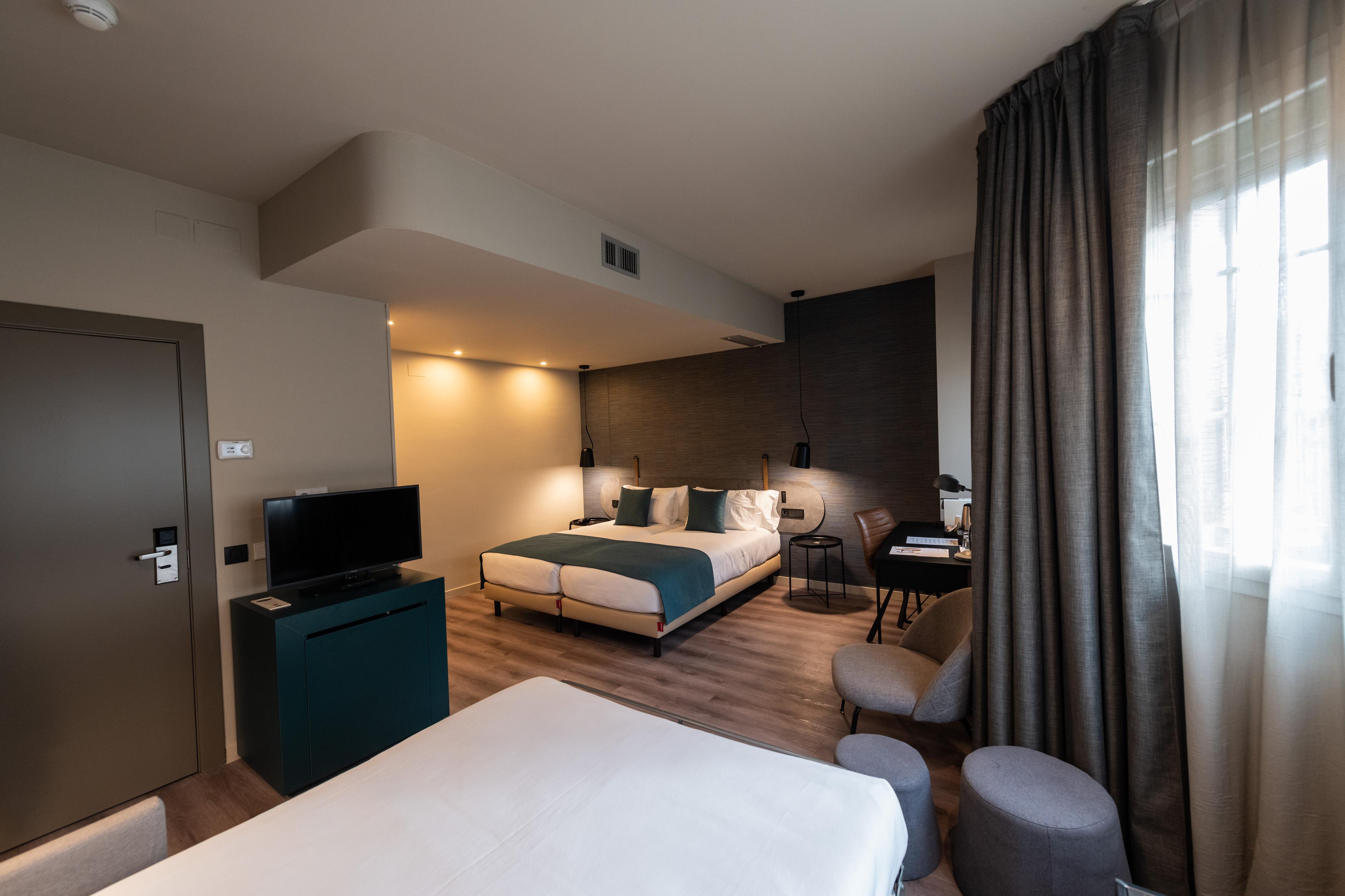 Atenea Rekord Suites Barcelona Exteriör bild