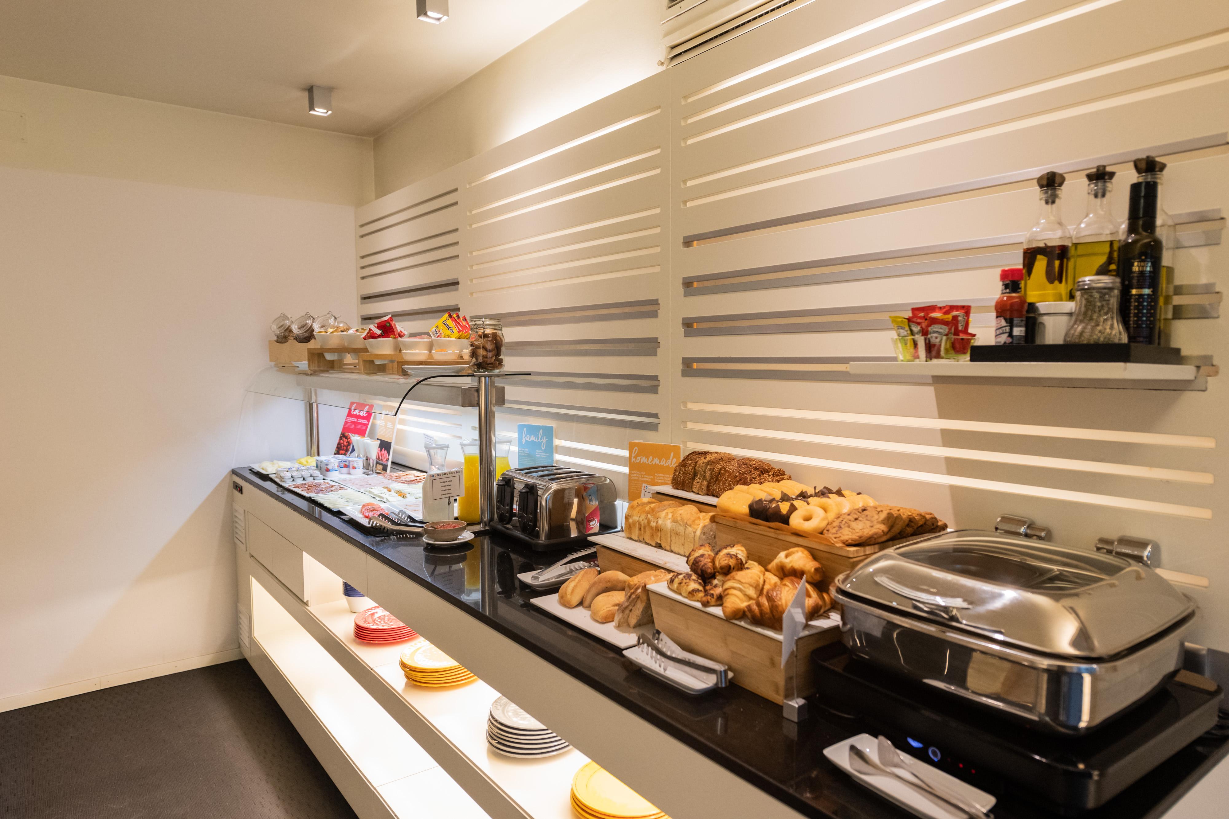 Atenea Rekord Suites Barcelona Exteriör bild