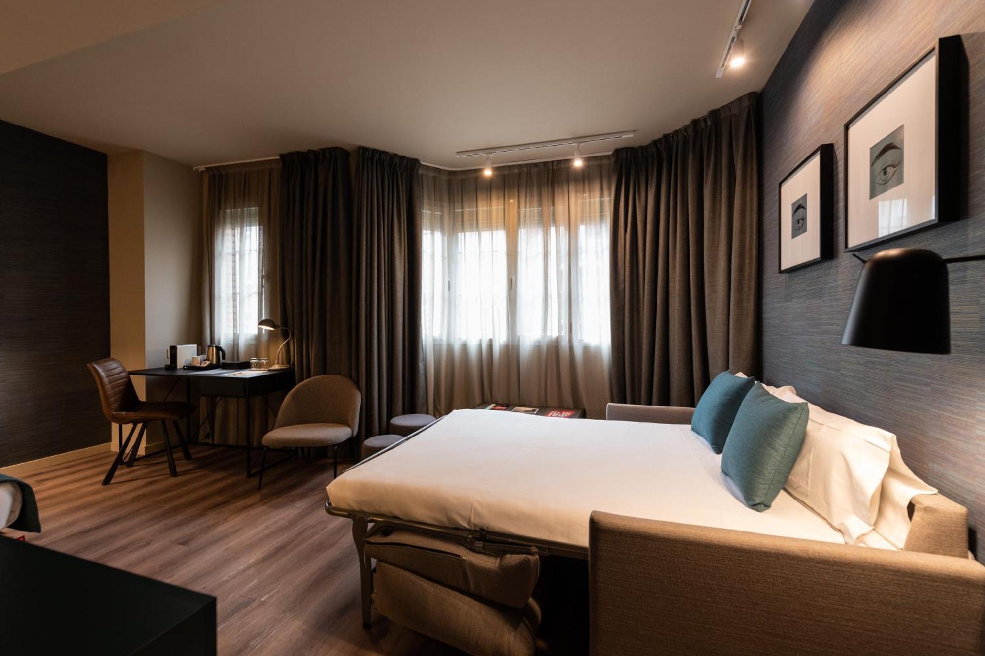 Atenea Rekord Suites Barcelona Exteriör bild