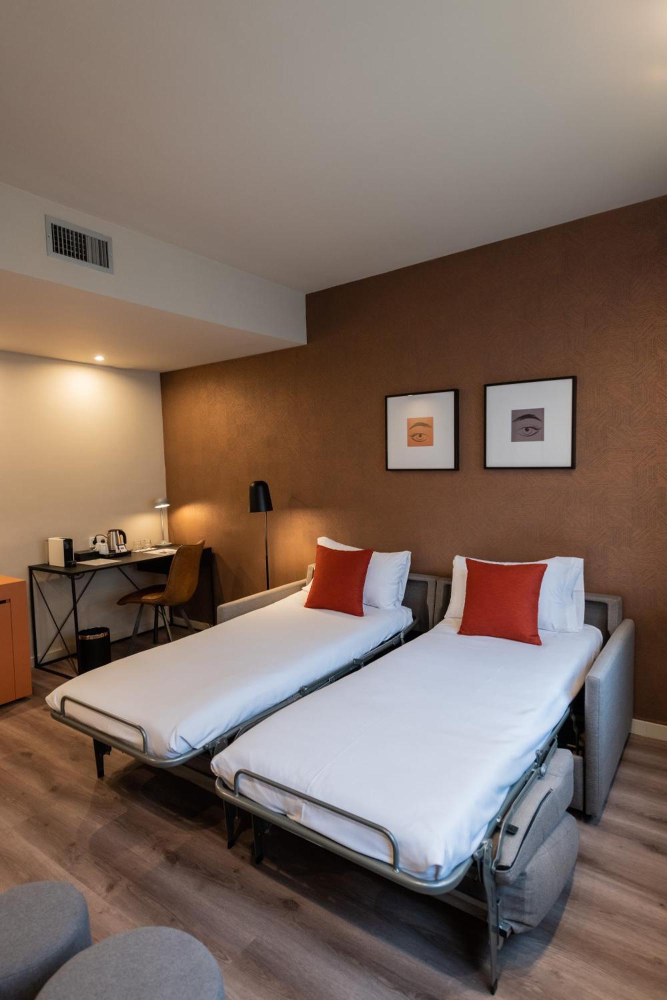Atenea Rekord Suites Barcelona Exteriör bild