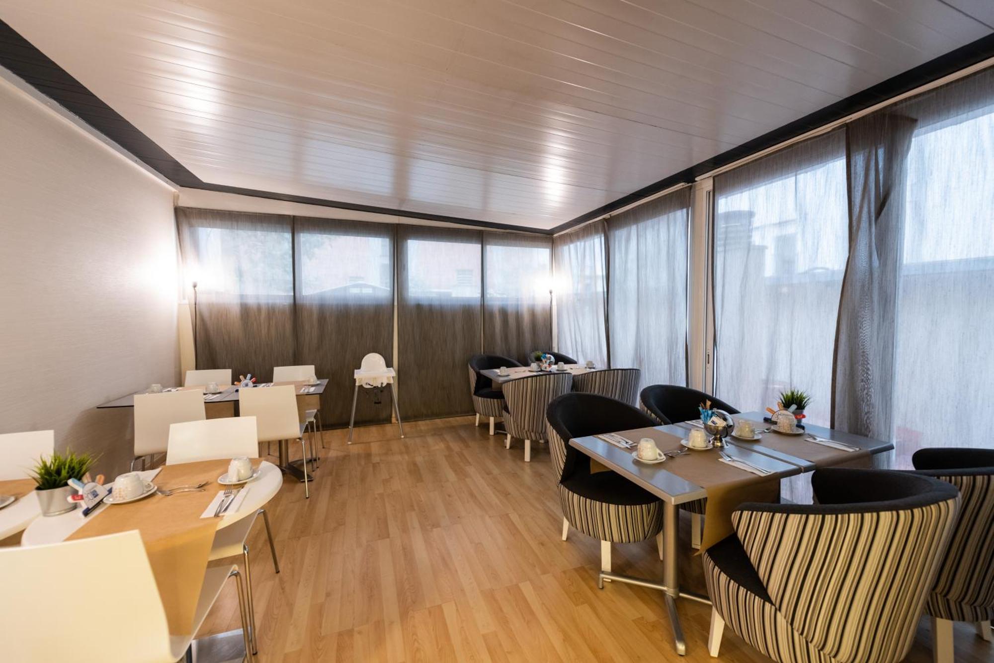 Atenea Rekord Suites Barcelona Exteriör bild
