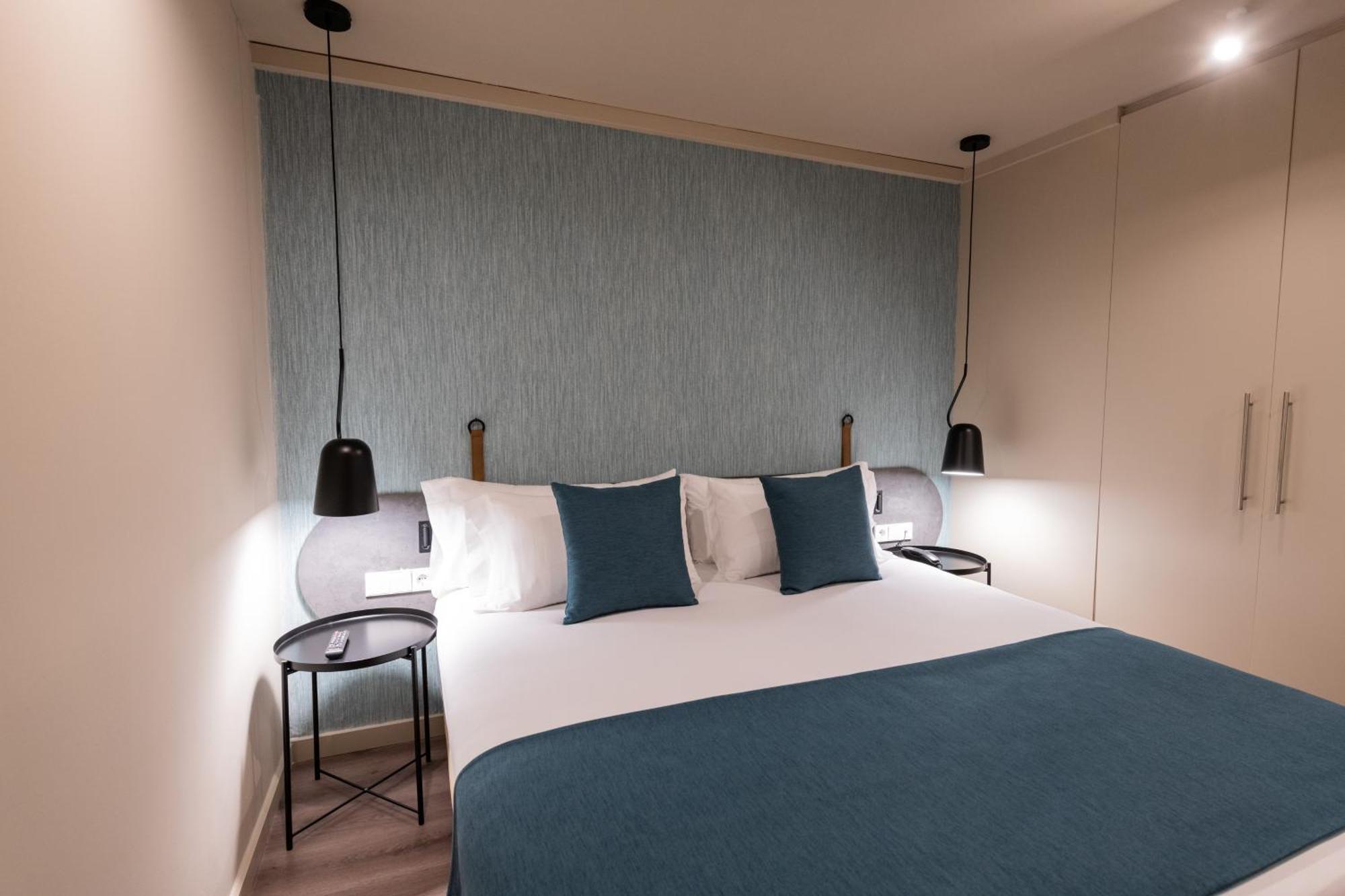 Atenea Rekord Suites Barcelona Exteriör bild