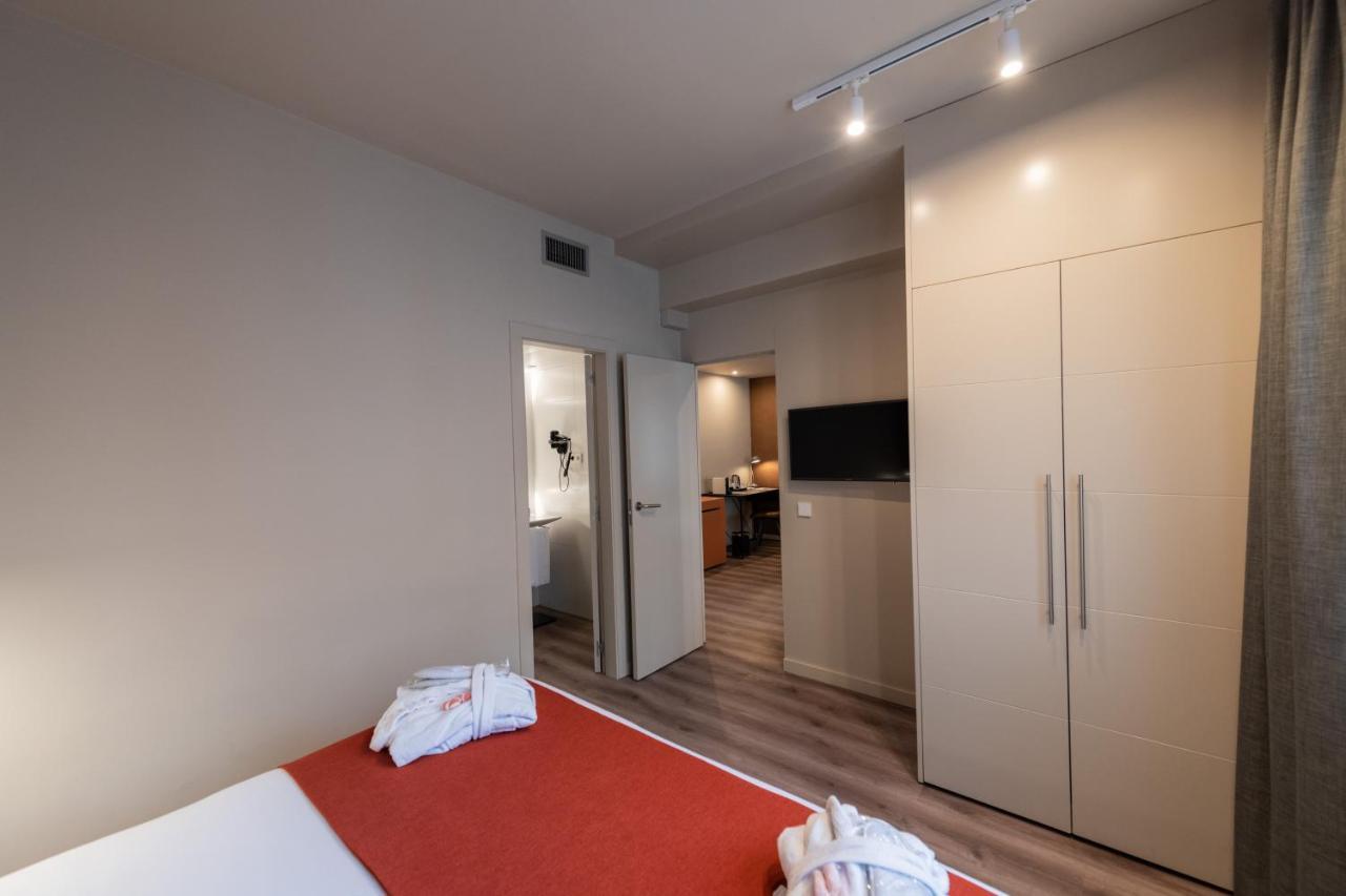 Atenea Rekord Suites Barcelona Exteriör bild