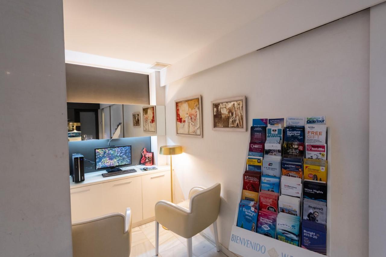 Atenea Rekord Suites Barcelona Exteriör bild