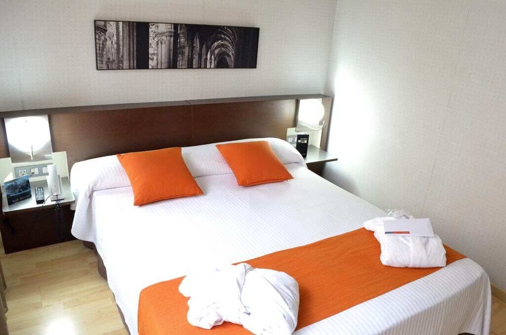 Atenea Rekord Suites Barcelona Exteriör bild
