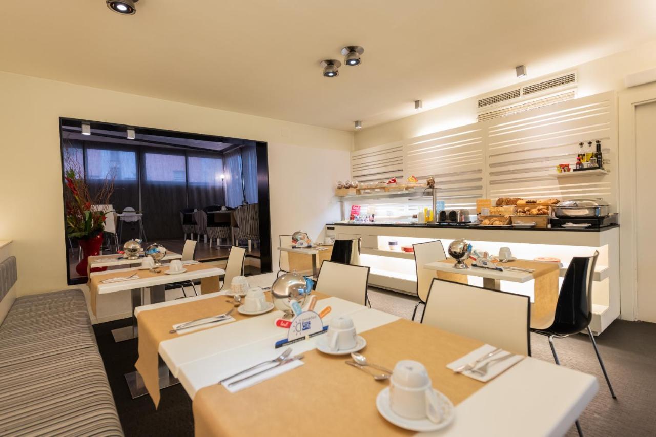 Atenea Rekord Suites Barcelona Exteriör bild